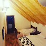 Krojet E Rrogamit Bed & Breakfast 3*