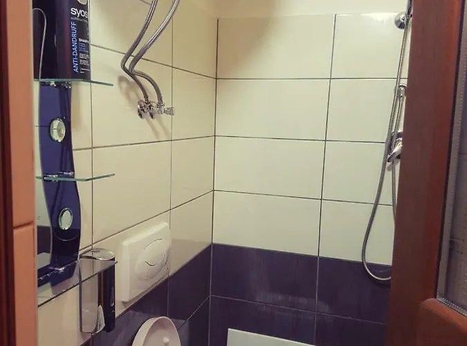 לינה וארוחת בוקר Krojet E Rrogamit