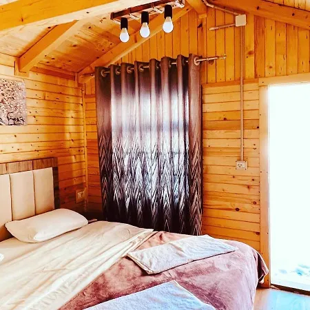 فندق مبيت وإفطار Krojet E Rrogamit 3*