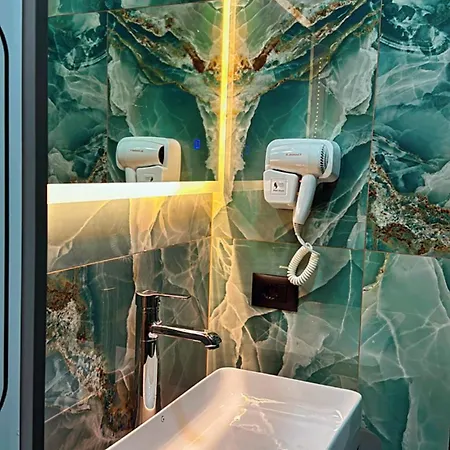 فندق مبيت وإفطار Krojet E Rrogamit 3*