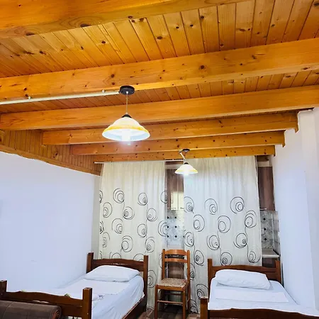 Krojet E Rrogamit Bed & Breakfast